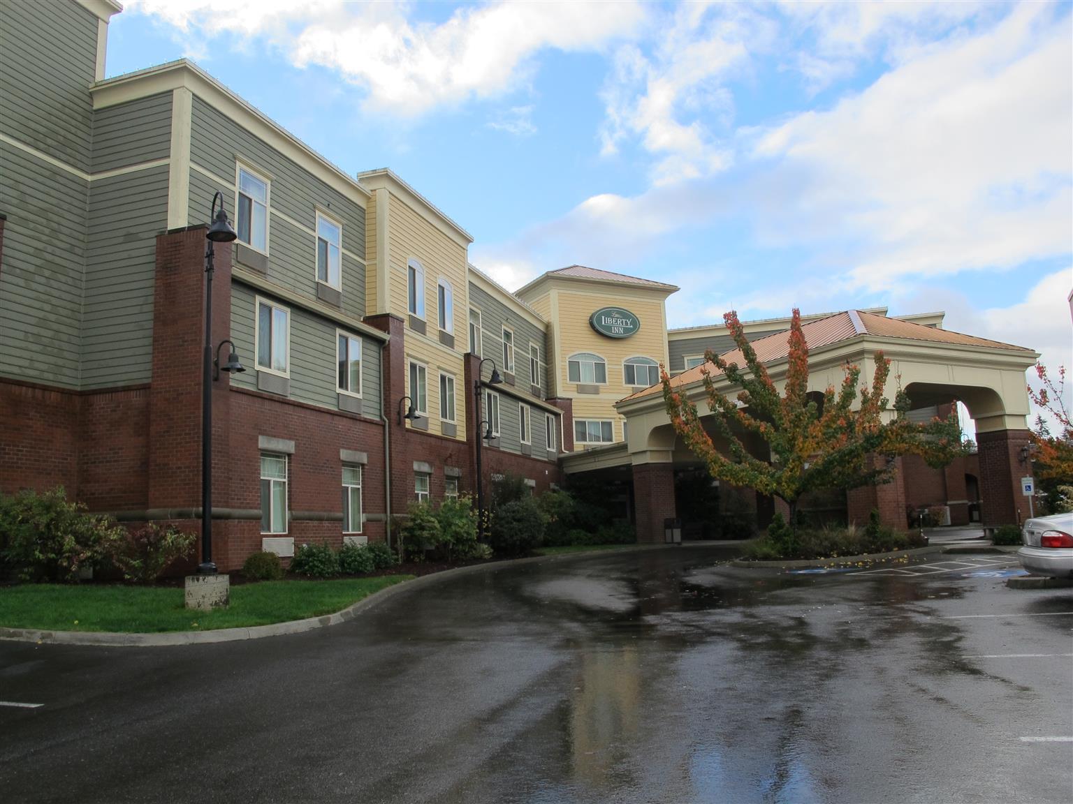 Best Western Liberty Inn Dupont Jblm Exterior photo