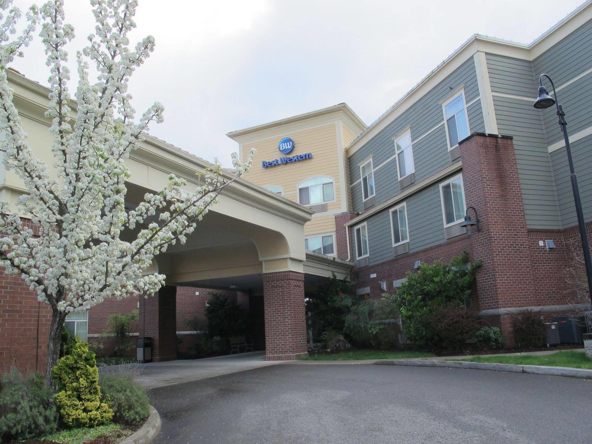 Best Western Liberty Inn Dupont Jblm Exterior photo